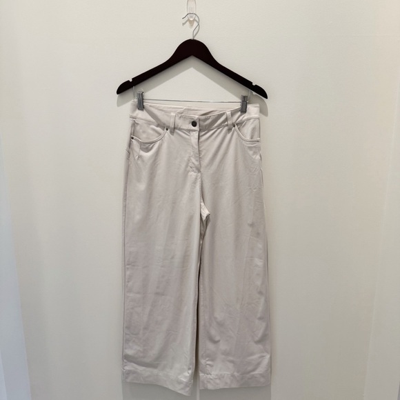 Lululemon City Sleek Wide-Leg High Rise 7/8 Length Pant in White Opal
Size 29 - Picture 6 of 10